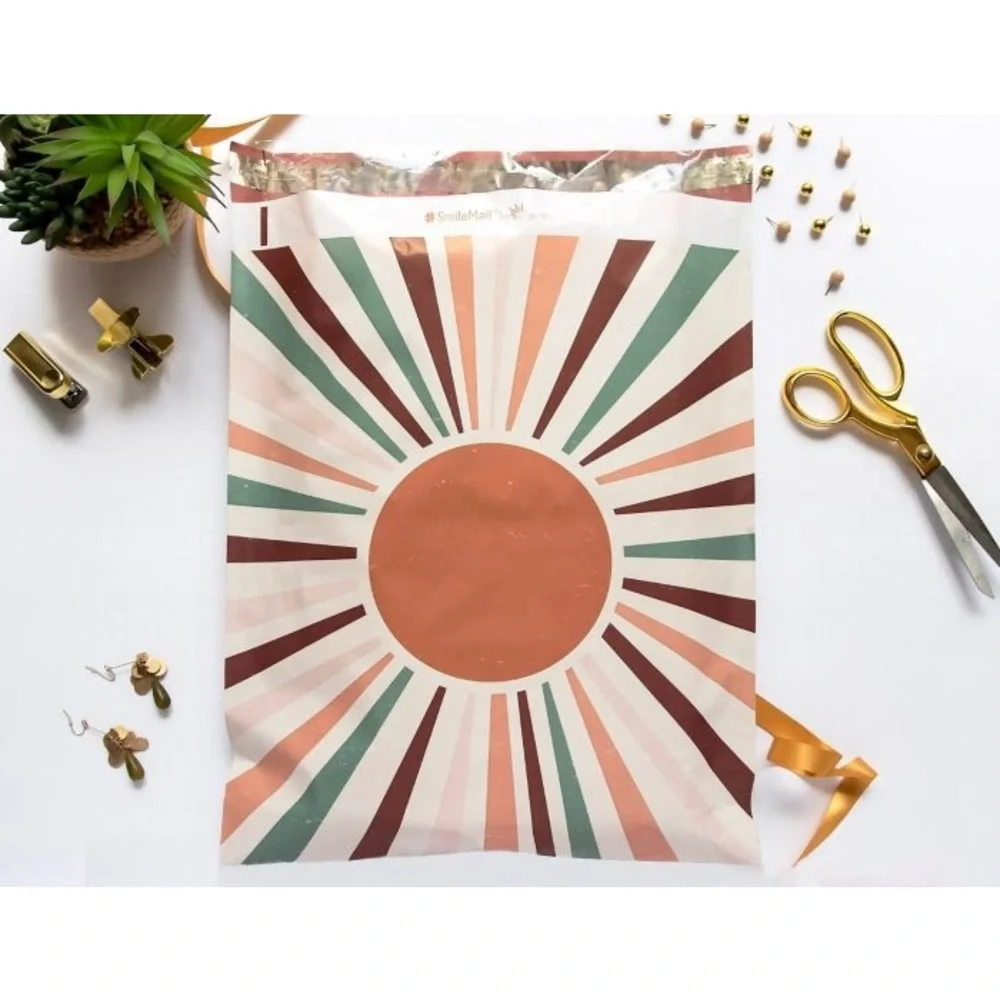 14x17 (10) Retro Sunburst Pattern Polymailers
